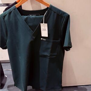 FIGS Scrub Set – Size L (Top & Pants) – New With Tags – British Racing Green